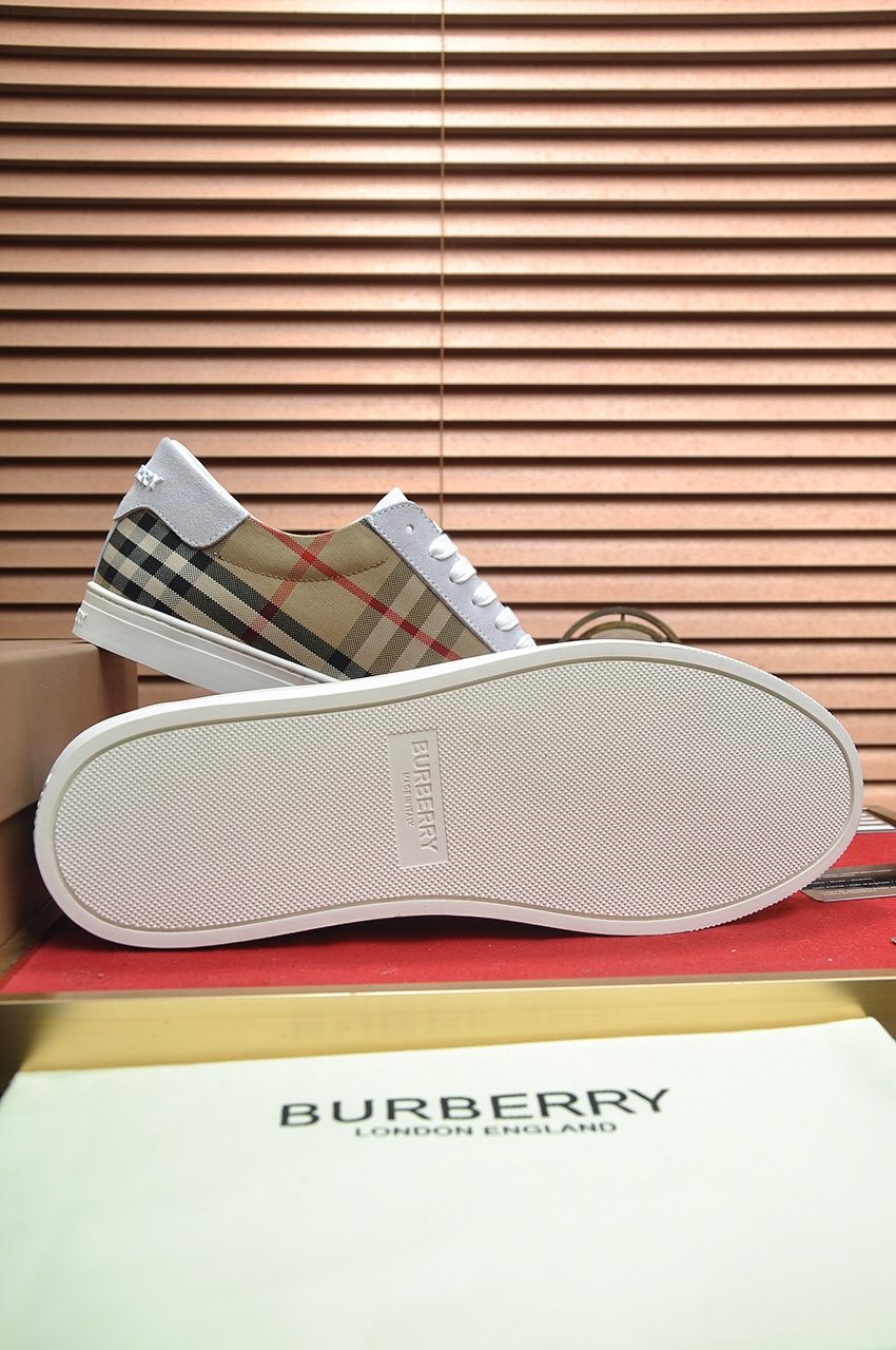 Burberry White and Beige Plaid Low-Top Sneakers