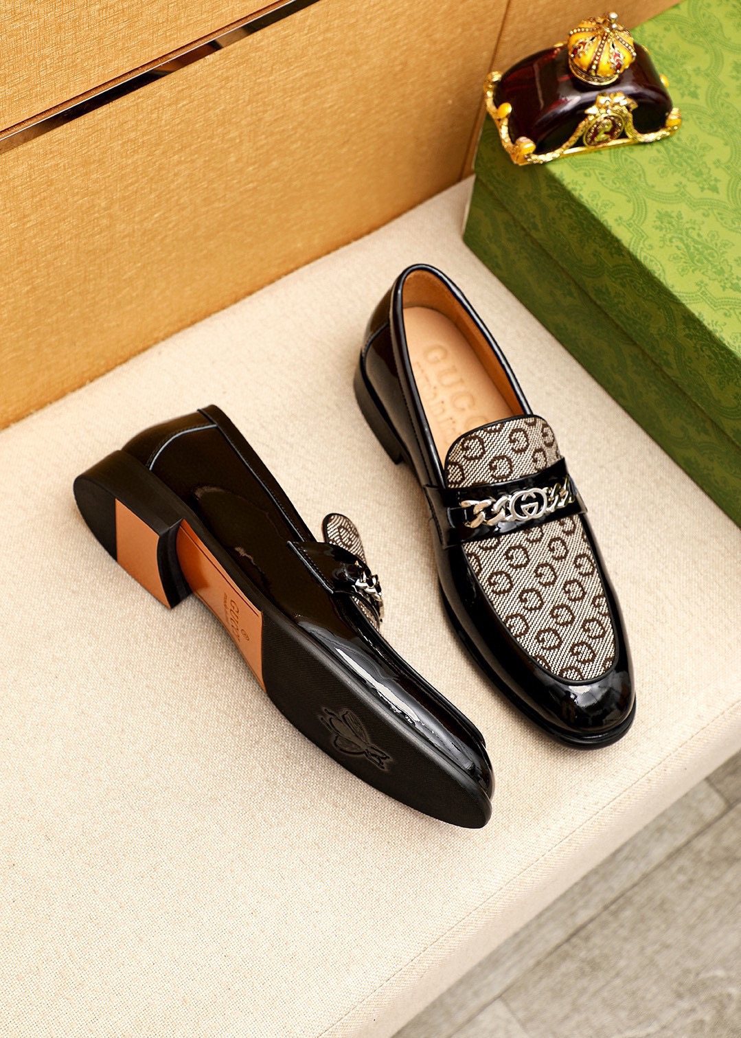Gucci Men's Black & Beige Patterned Loafers