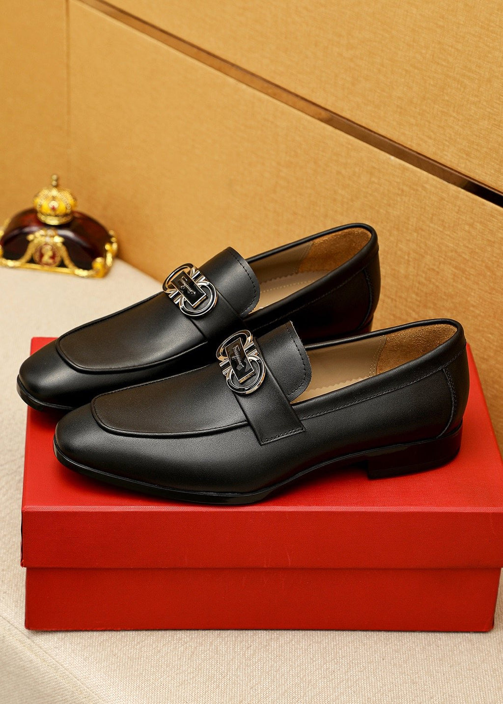 Ferragamo Men's Black Hardware Loafers - Low Stacked Heel