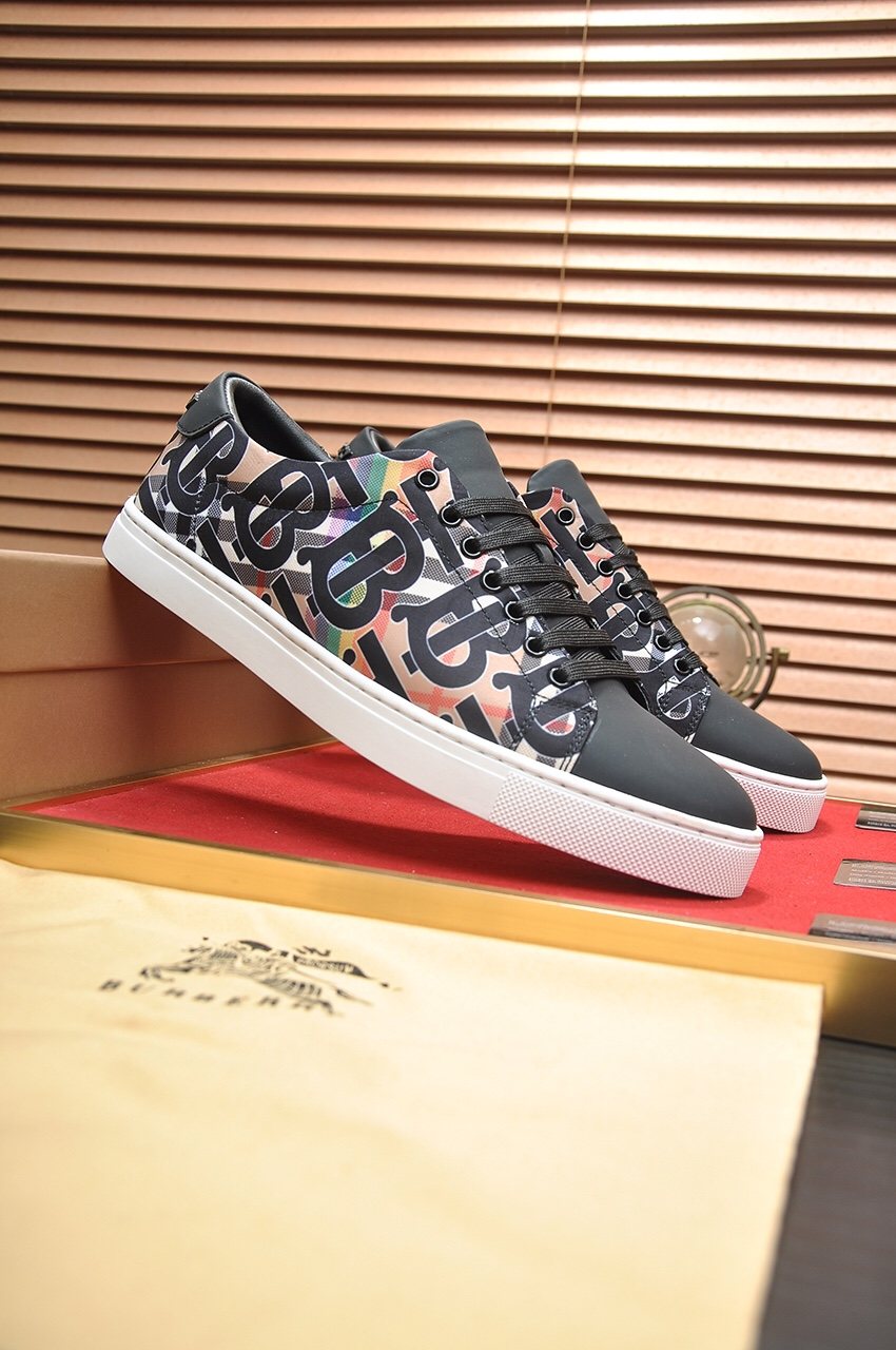Burberry Patterned Low-Top Sneakers