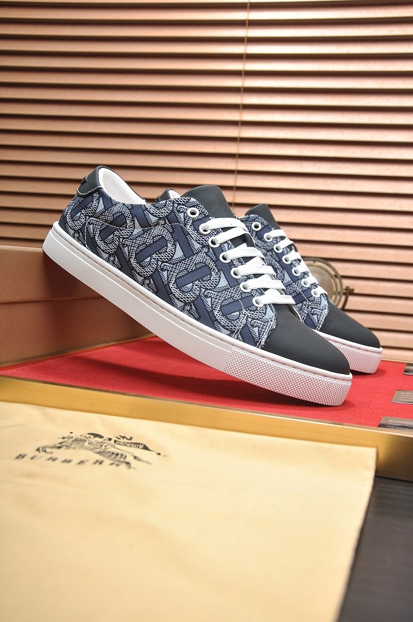Burberry Patterned Low-Top Sneakers
