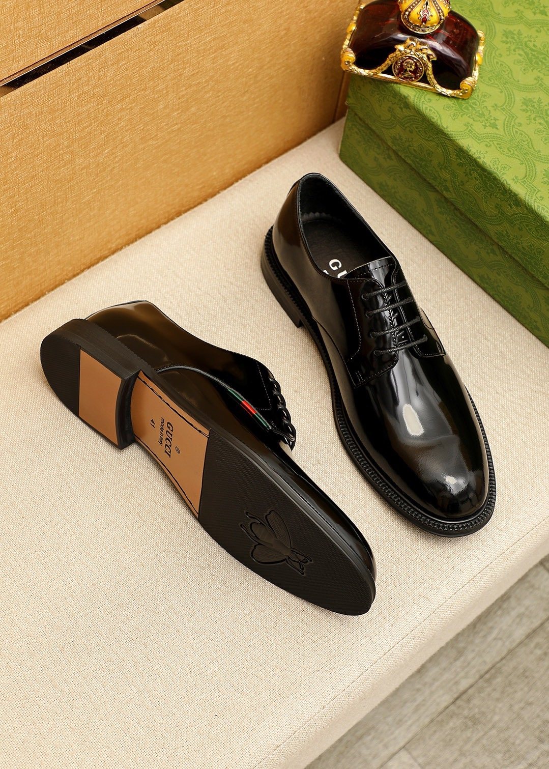 GUCCI Stripe Lace-Up Dress Shoes