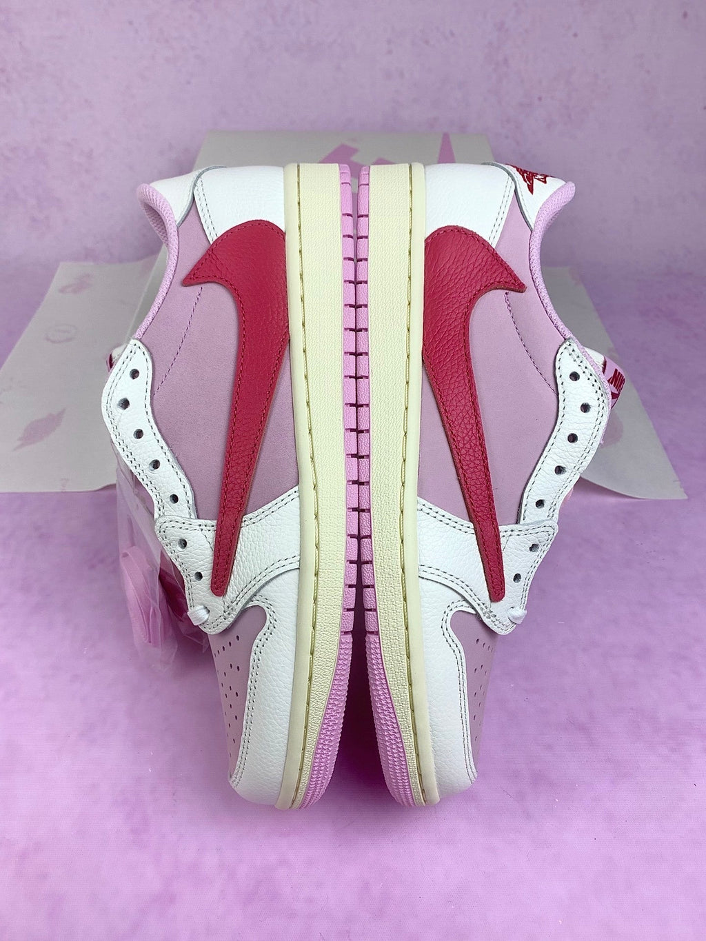 Air Jordan 1 Low Air Jordan 1 AND Valentines Day Unisex Sneakers IQ7604-101